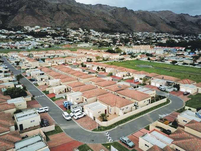 2 Bedroom Property for Sale in Admirals Park Western Cape